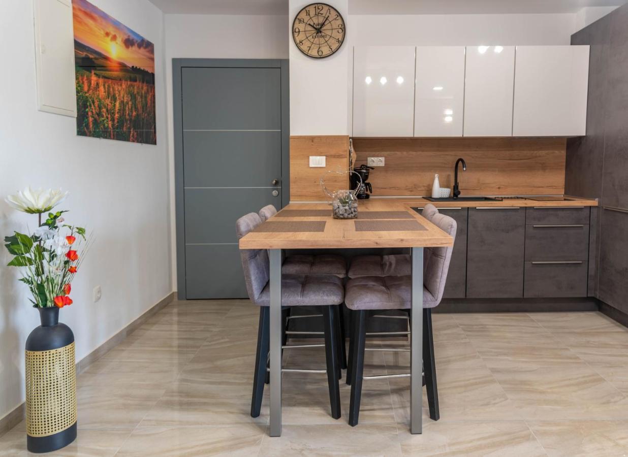 Apartmani Dalmacija ドラゲ エクステリア 写真