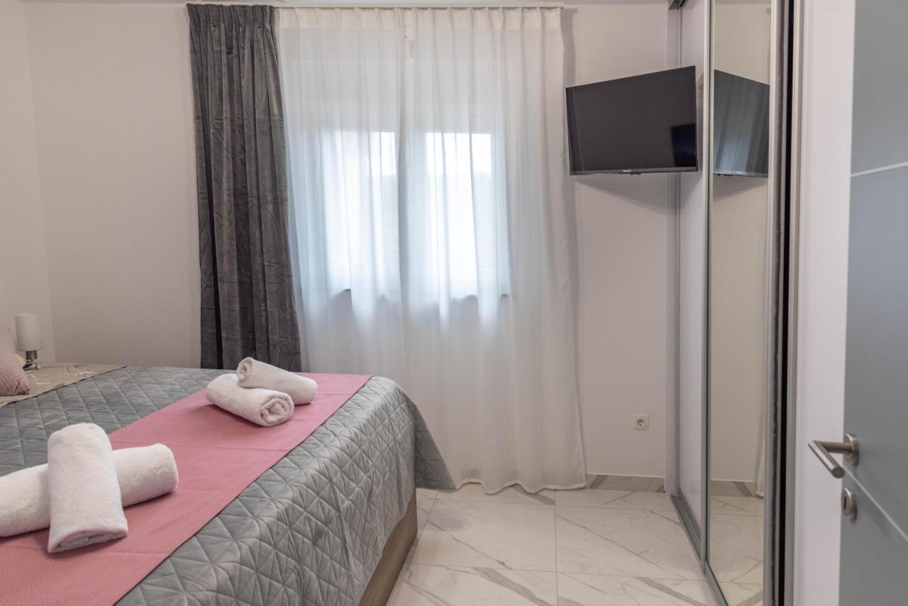 Apartmani Dalmacija ドラゲ エクステリア 写真